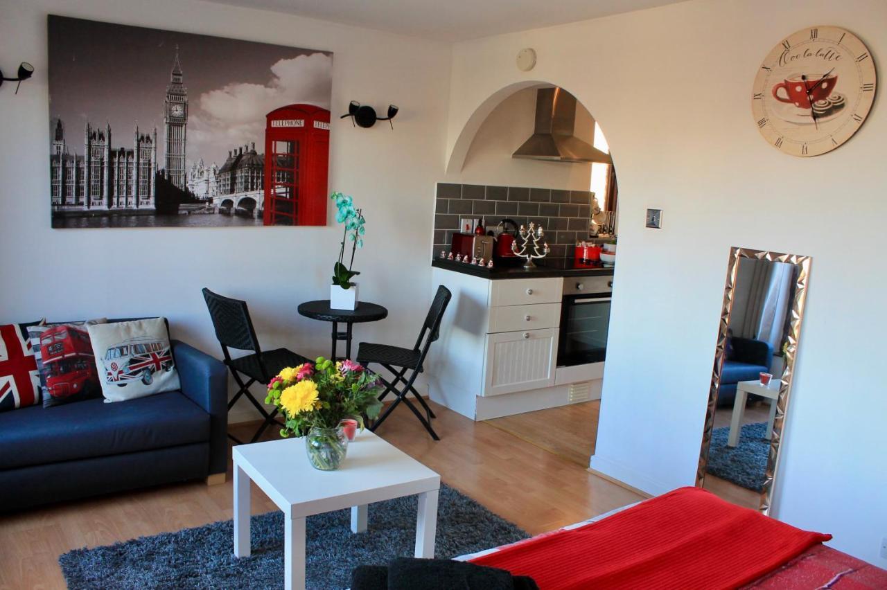 Apartment Tobacco Dock Studio