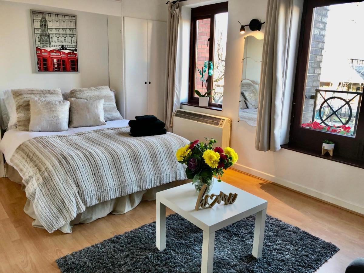 Apartment Tobacco Dock Studio London