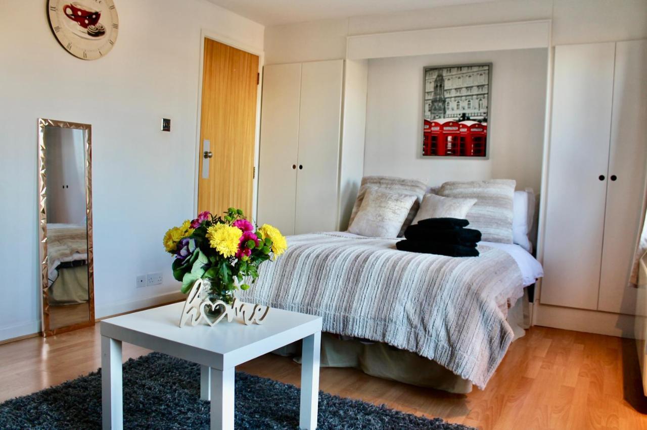 Tobacco Dock Studio Apartment London