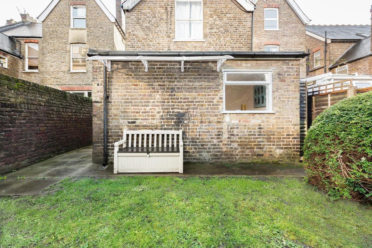 Apartment Heart Of Ealing With Garden