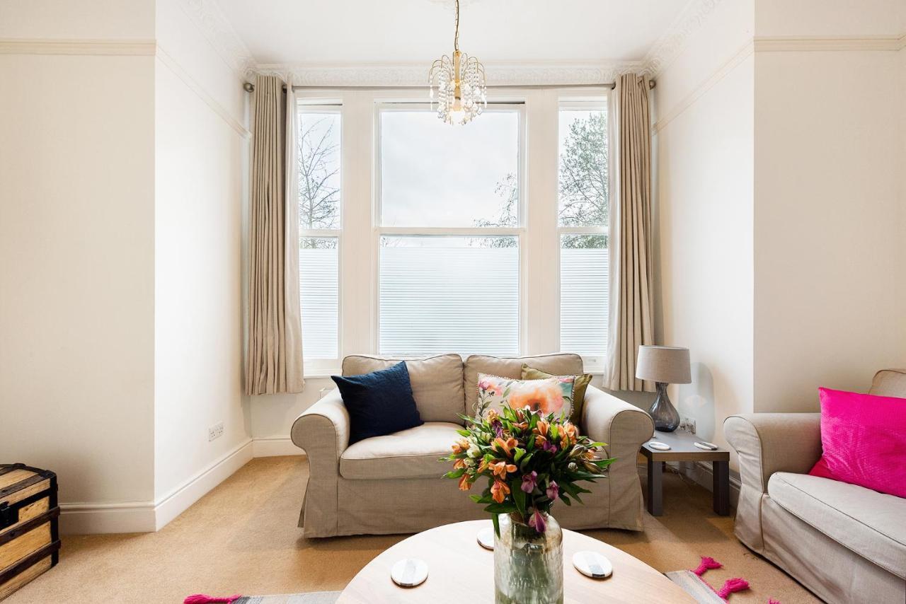 Apartment Heart Of Ealing With Garden