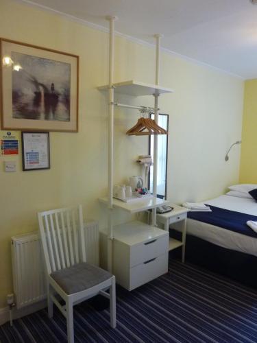 Manor Hotel