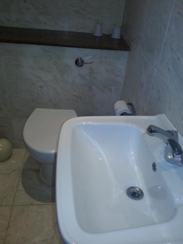 Manor Hotel 2*