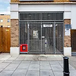 Canary Gateway Apartments By Squa.Re