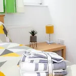 Shoreditch Hoxton Large 3 Bed Garden Flat