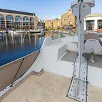 Rustic 2-Bed Houseboat On The River Thames, In East London