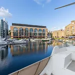 Rustic 2-Bed Houseboat On The River Thames, In East London