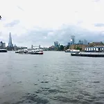 One-Bedroom Rotherhithe/Bermondsey Flat, Central London, Uk