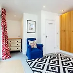 Veeve - West London Family Fun