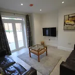 Eversley\'S Mews