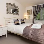 Feel Like Home in Modern 2-Bed Flat Zone 1