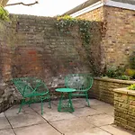 The Richmond Upon Thames Escape - Modern 2Bdr Flat With Garden And Parking