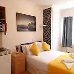 F17-Bright 3Rd Flr Studio For 2 Near Paddington