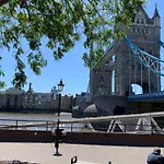 One-Bedroom Rotherhithe/Bermondsey Flat, Central London, Uk