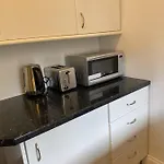 Lovely 1-Bed Apartment In London