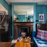 Charming Home With Roof Terrace In East London By Underthedoormat