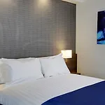 Holiday Inn Express London - Excel By Ihg