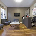 OYO Townhouse 30 Sussex