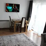 Lovely 2-Bedroom, 1 Bathroom Home, Sleeps 4