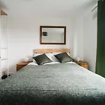 Lovely 2 Bedroom Flat Next To Victoria Park