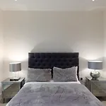 Chelsea Cascade London Flat