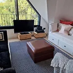 London Sky Home - Stunning 3 Bed Apt In The Sky