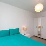 Room With Private Bathroom In A Modern Two Bedroom Two Bathroom Flat