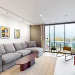 Modern 1 Bed Flat With Balcony In Kensal Green