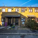 Cosy 3 Bedroom House In The Heart Of Brick Lane!