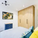 Luxury Spacious 2 Bed Apartment, London - Sk