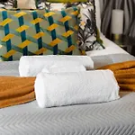 Cozy Nook: Stylish Studio, Walk To Park & Shop