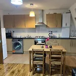 Perfect For Families And Friends - 2 Bedroom Apartment In Central London - Peckham