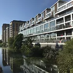 Luxury Canal-Front 2 Bedroom Loft Apartment