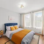 Bright 2 Bed Perfect Central Hub