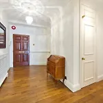 Huge Hyde Park Apartment Of Ca. 300 Sqm