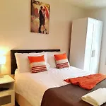 Comfortable Studio Flat Near Central London