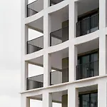 Spacious Modern 1 Bed Apartment.