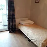Nice 3 Bedroom House Ealing