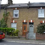 Nice 3 Bedroom House Ealing