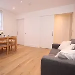 Lovely Flat In Baker Street