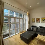 Stunning 3Bd Maisonette Wbalcony - Old Street!