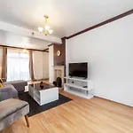 Stunning 3 Bed House With Private Garden, Woolwich