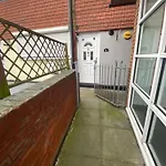 9 Russell Court, King Close