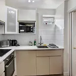 Cozy 1-Bed Apartment Close To Lcy & Excel