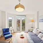 Stunning 2 Bedroom Flat & Garden, Central London