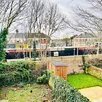 Gorgeous Studio 15 Minutes From Central London