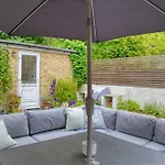 Modern Self-Contained Studio With Own Access In Stroud Green