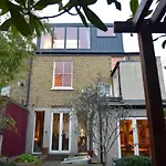 Stunning Studio Loft In Brixton, London