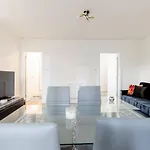 *Brand New 1 Bedroom Flat In Central London*