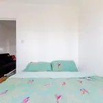 *Brand New 1 Bedroom Flat In Central London*
